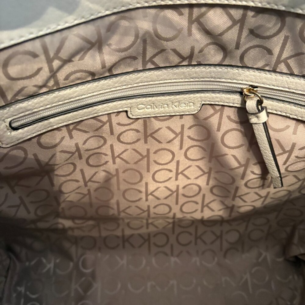 NWT Calvin Klein Renya Two-Toned Handle Tote/Shoulder Bag. - Picture 8 of 12